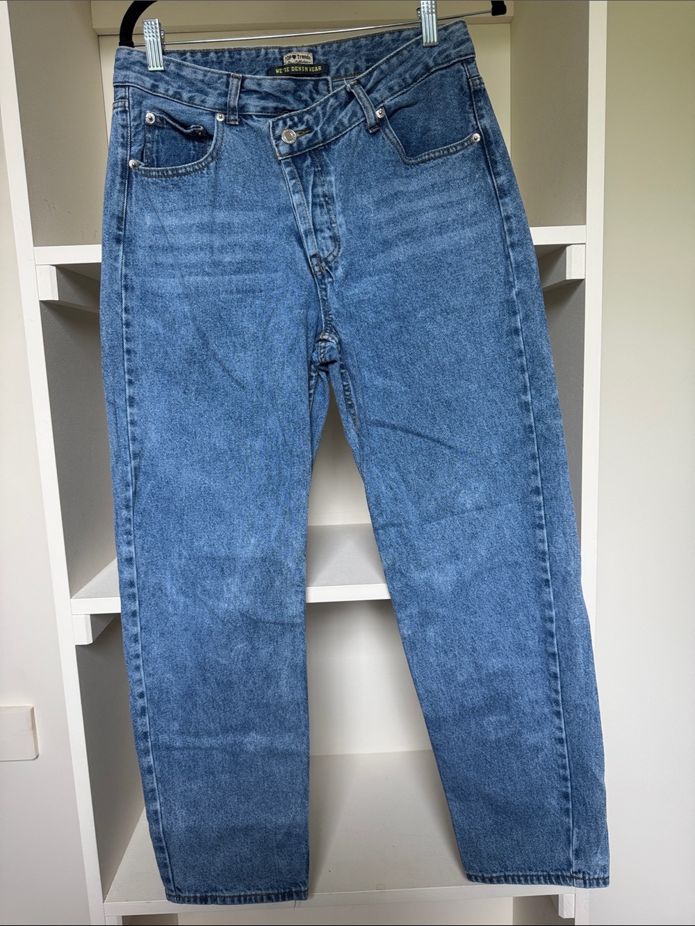 Mid-Rise Boyfriend Jeans in Medium Blue - Relaxed Fit